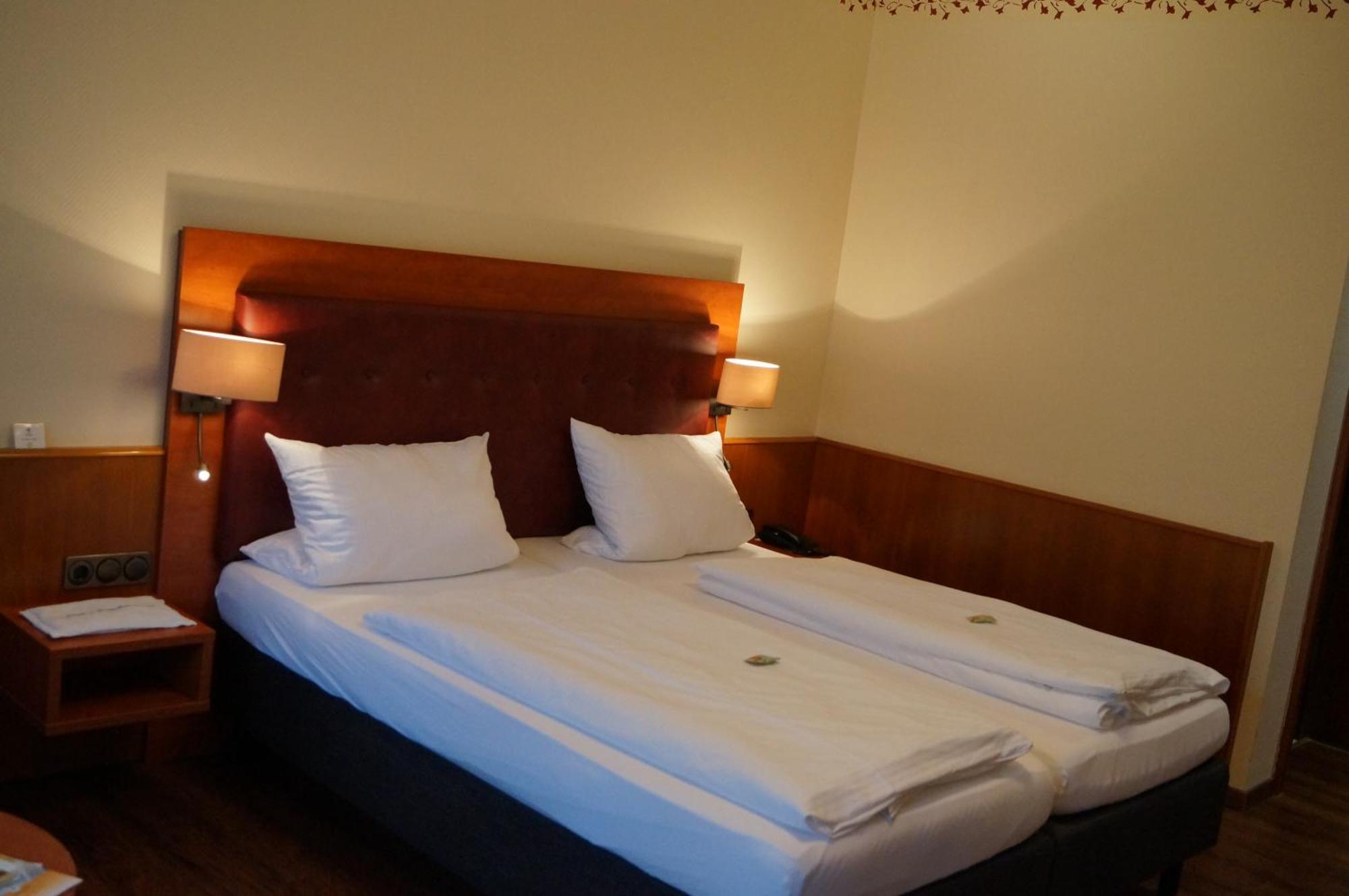 Gasthof - Hotel Zum Loewen Schwabthal Eksteriør bilde
